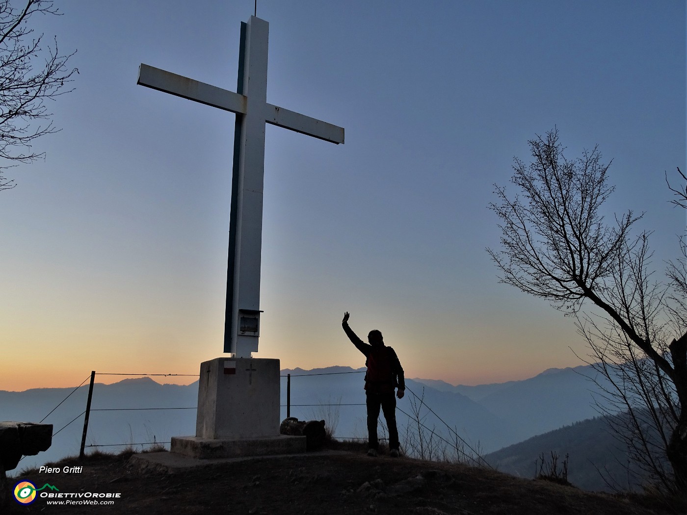 05 Alla croce del Monte Corno (1030 m) .JPG